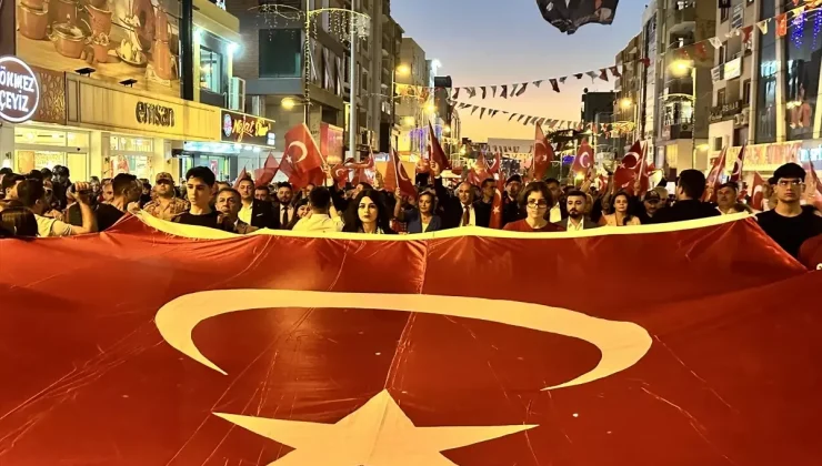 Hatay’da 29 Ekim Cumhuriyet Bayramı Fener Alayı Düzenlendi