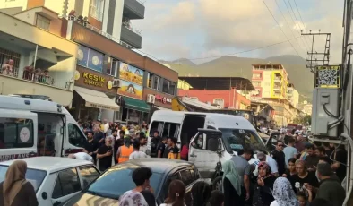 İskenderun’da Fren Arızası: 7 Araca Çarpan İş Makinesi Kazaya Neden Oldu